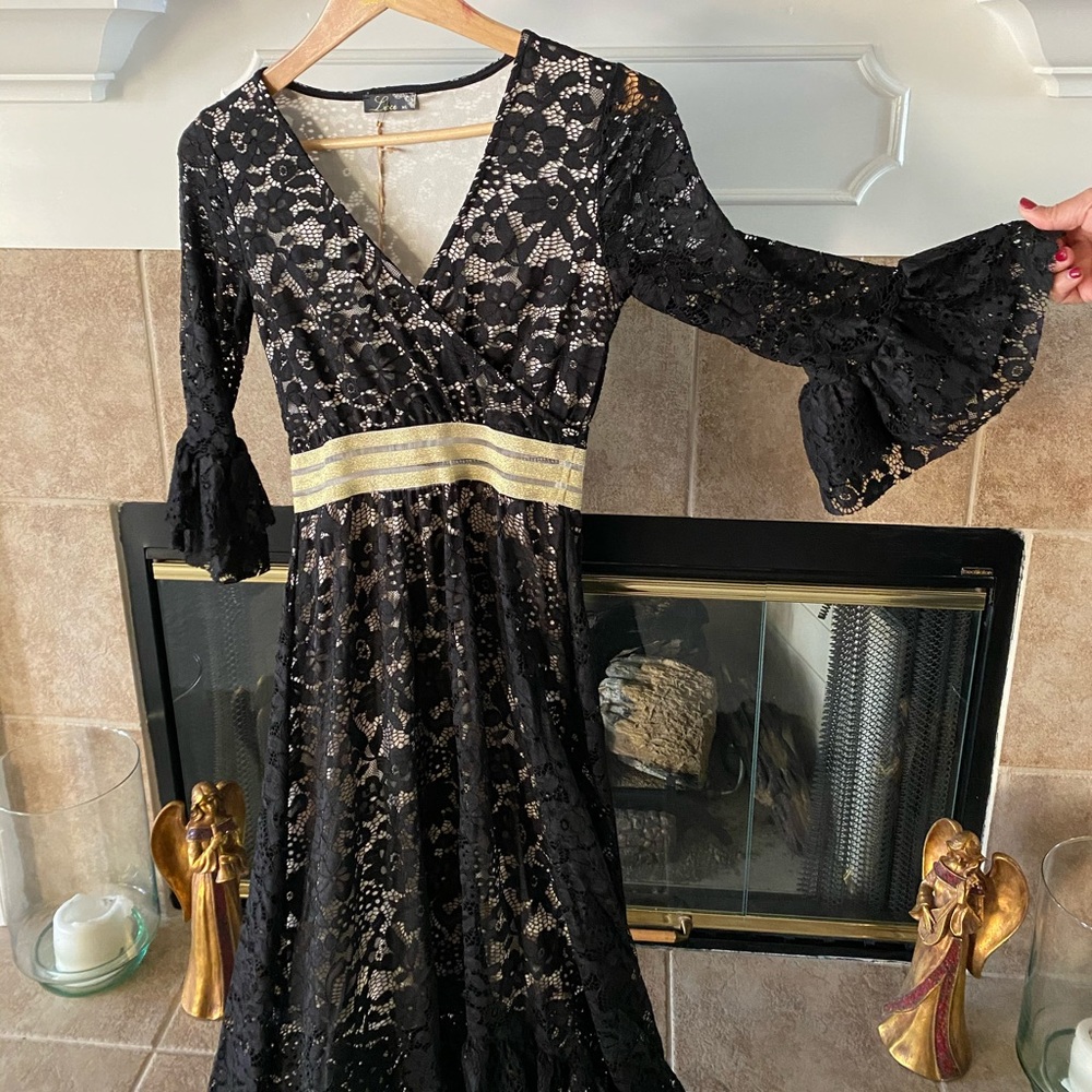 NWT European Lace Woman Beautiful Dress